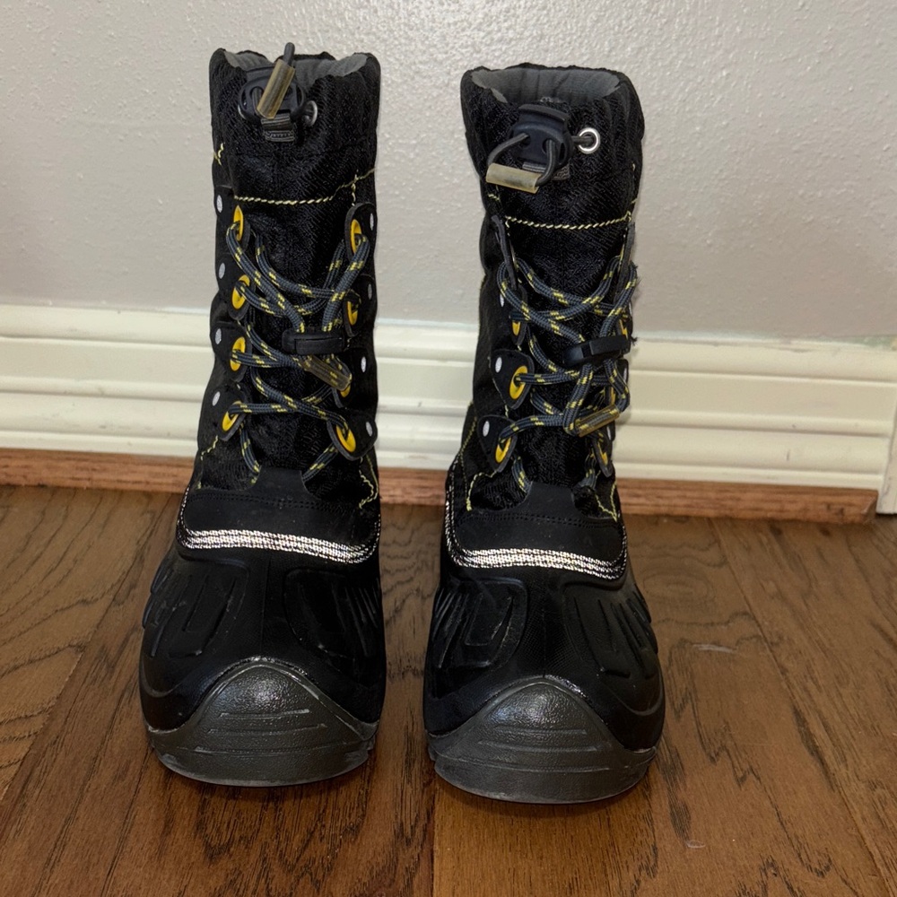 Kodiak Kids Black and Gold Winter Boots-Size 3